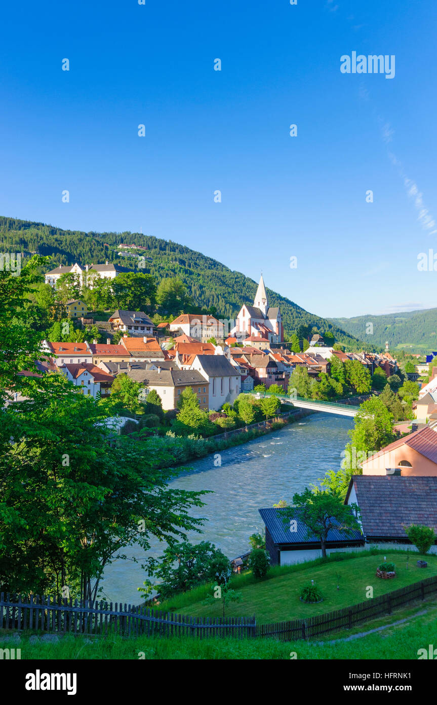 Murau: Blick auf Murau mit Schloss, Kirche St. Matthäus und Fluss Mur, Murtal, Steiermark, Steiermark, Österreich Stockfoto