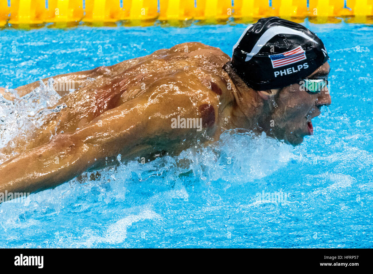 Rio De Janeiro, Brasilien. 9. August 2016.   Michael Phelps (USA) die Goldmedaille Sieger im Wettbewerb im Finale der Herren 200m Schmetterling an die 2016 Oly Stockfoto