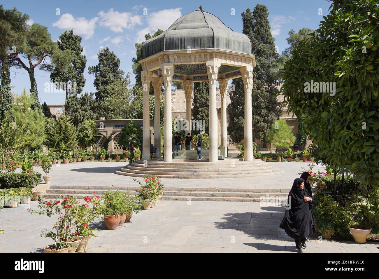 SHIRAZ, IRAN - 7. Oktober 2016: Grab des berühmten Dichters Hafis am 7. Oktober 2016 in Shiraz, Iran, Asien Stockfoto