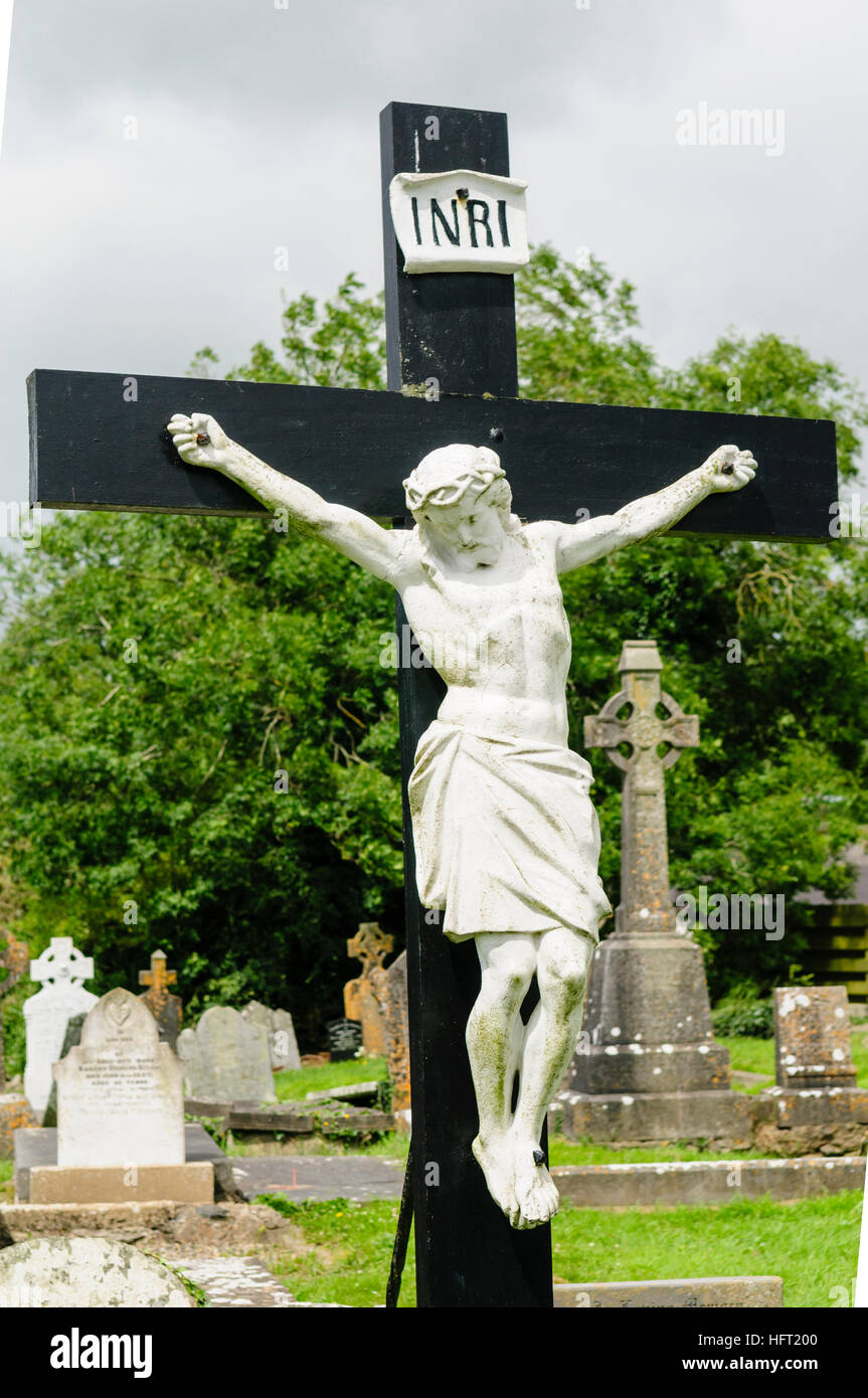 Kruzifix in einem irischen Friedhof mit Inri (iesus Nazarenus Rex Iudaeorum) 6 Stockfoto