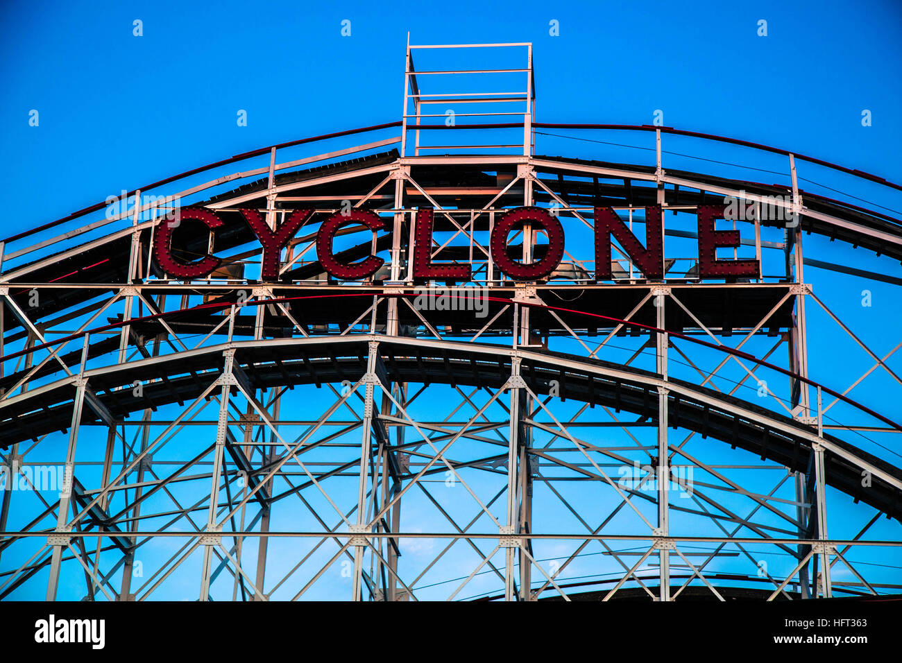 Der Zyklon in Coney Island - die älteste Achterbahn der Welt immer noch in Betrieb Stockfoto