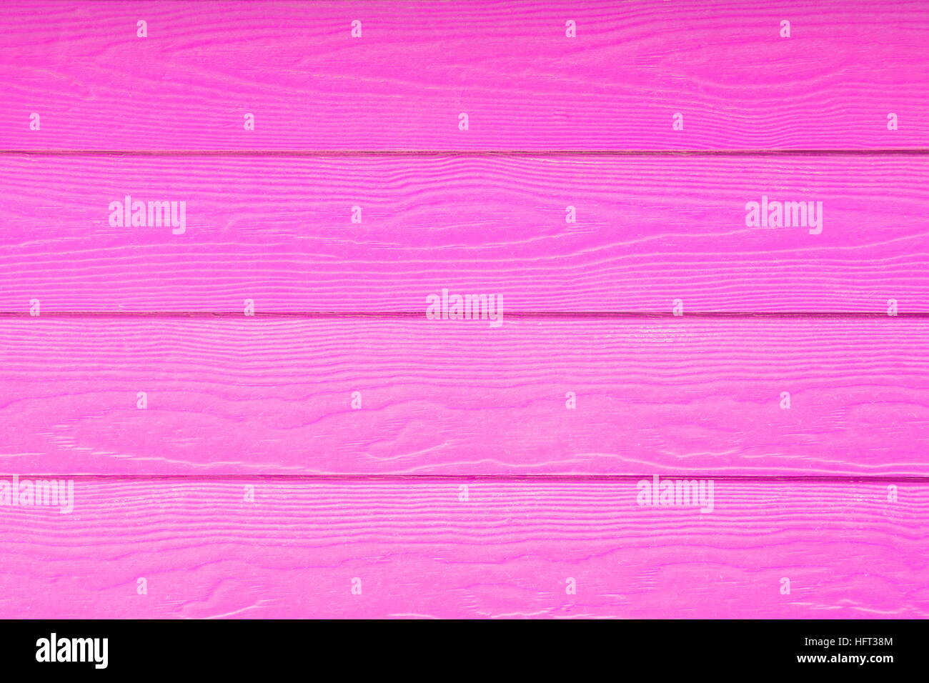Bunte hölzerne Bords in violett lackiert. Holz-Hintergrund Stockfoto