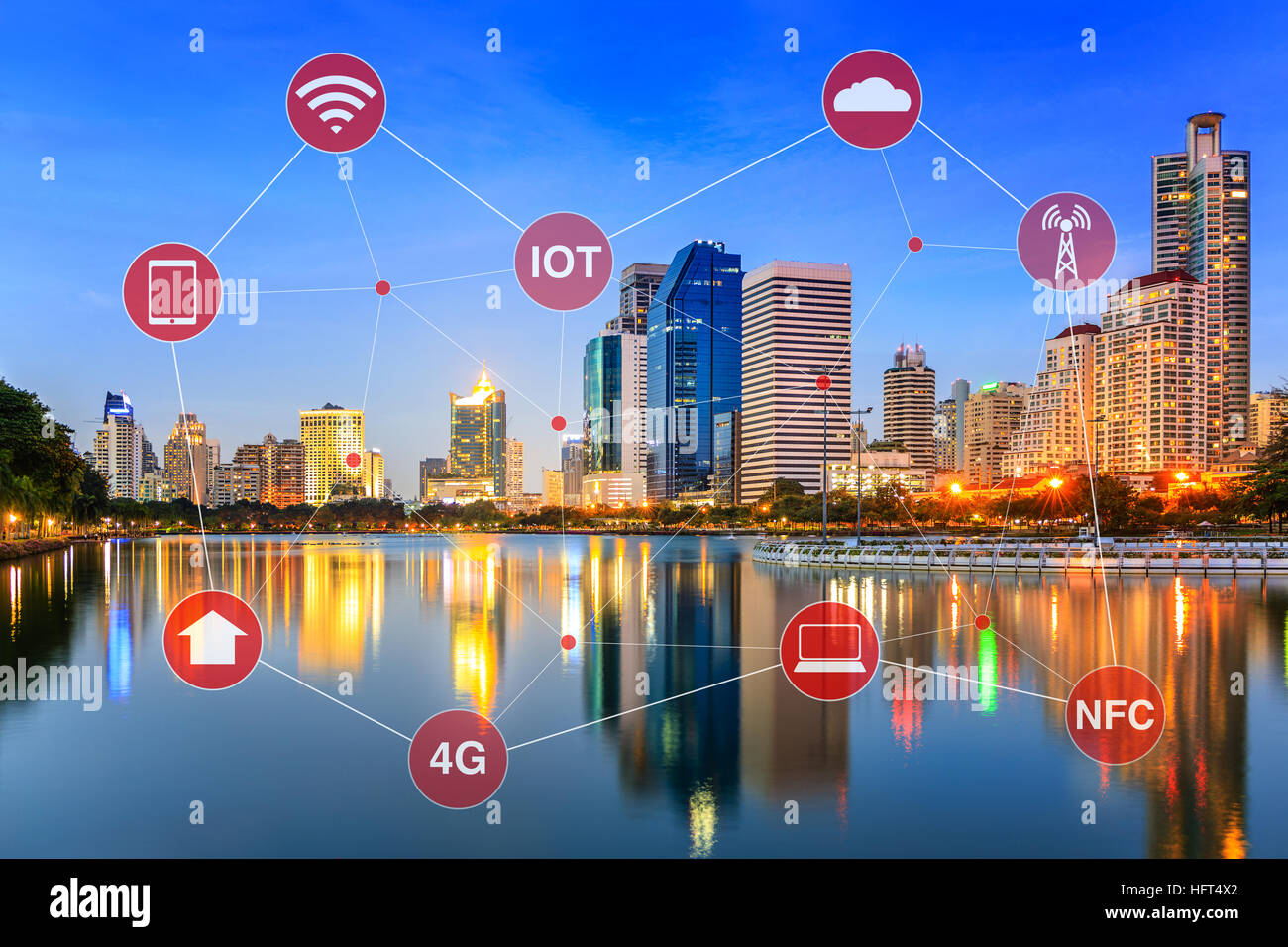 Konzept der smart City, illustriert von Vernetzung und Internet der Dinge oder IOT. Stockfoto