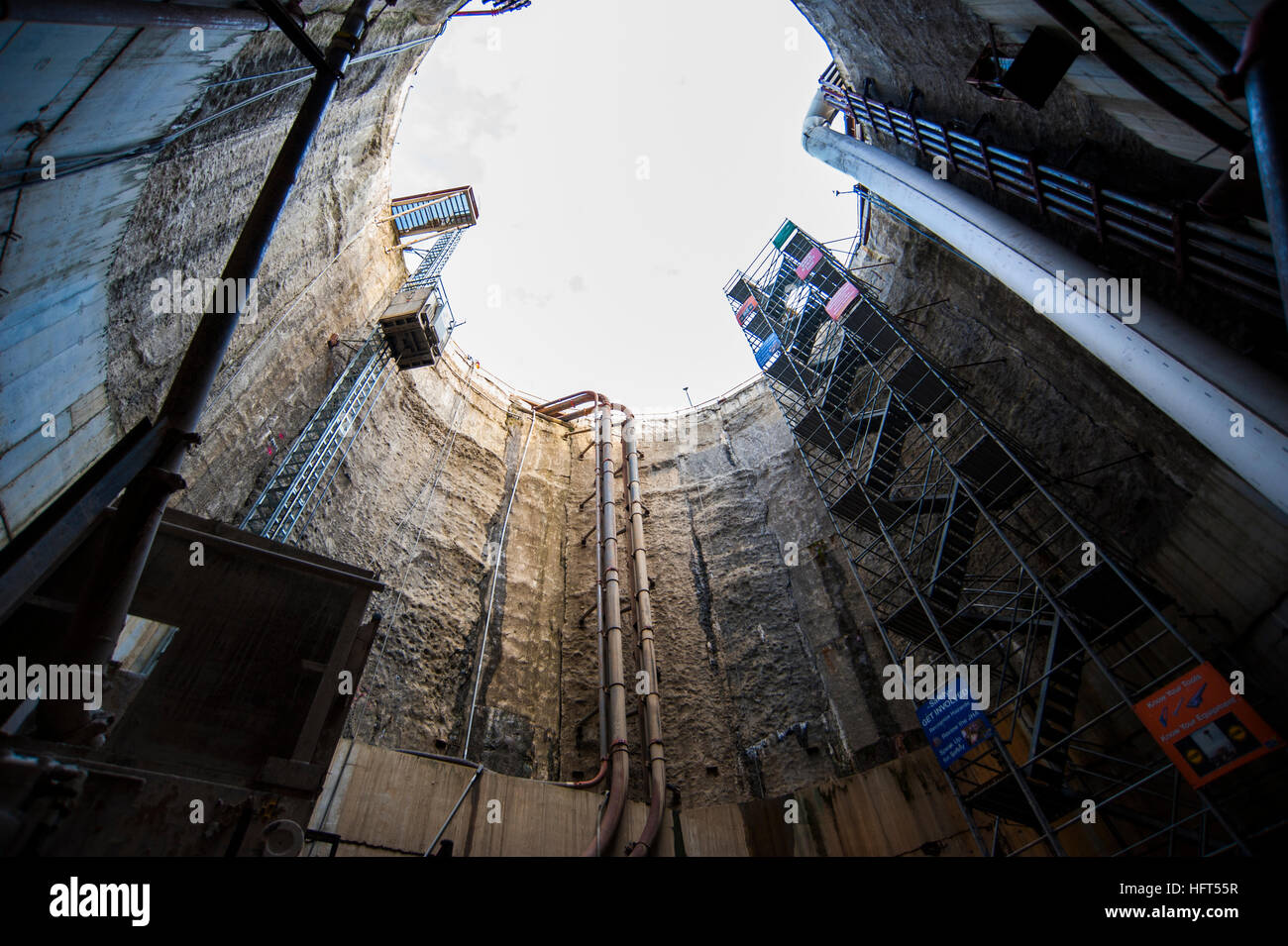 Die East Side Big Pipe ist eine große Abwasserleitung und einen Tunnel in Portland im US-Bundesstaat Oregon. Es ist Teil der kombinierten Kanalisation von Rohren, Ölwannen Stockfoto