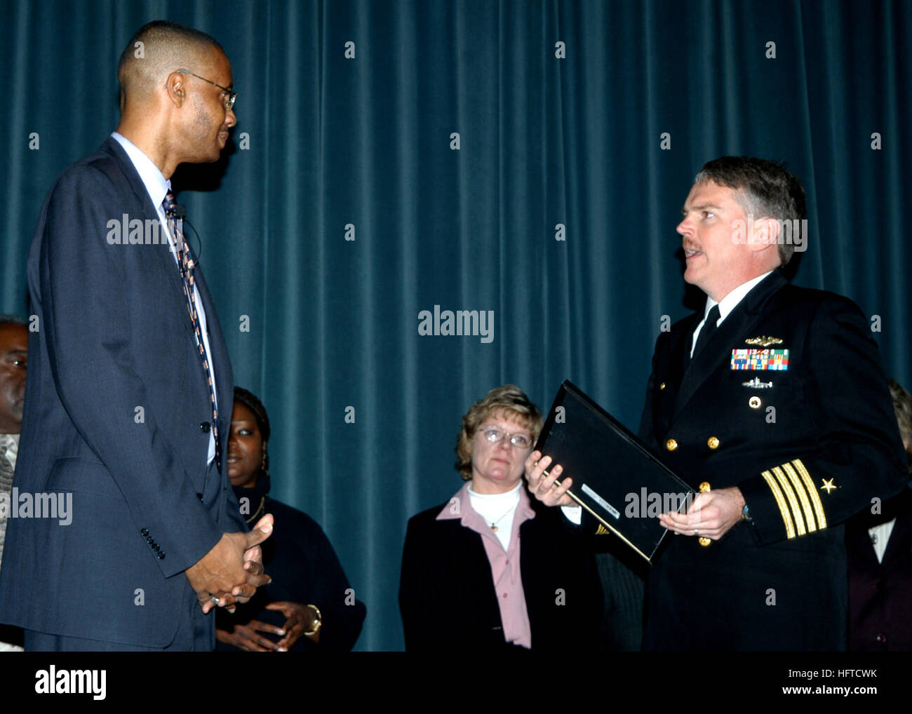Eine Gedenkfeier für Dr. Martin Luther King Jr. und Coretta Scott-King findet im Auditorium des Naval Undersea Museum Keyport statt, mit einer Plaque-Präsentation während der Veranstaltung. Stockfoto
