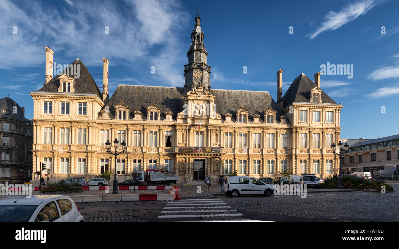Panoramaaufnahme des historischen Stadthaus in Reims, Frankreich Stockfoto