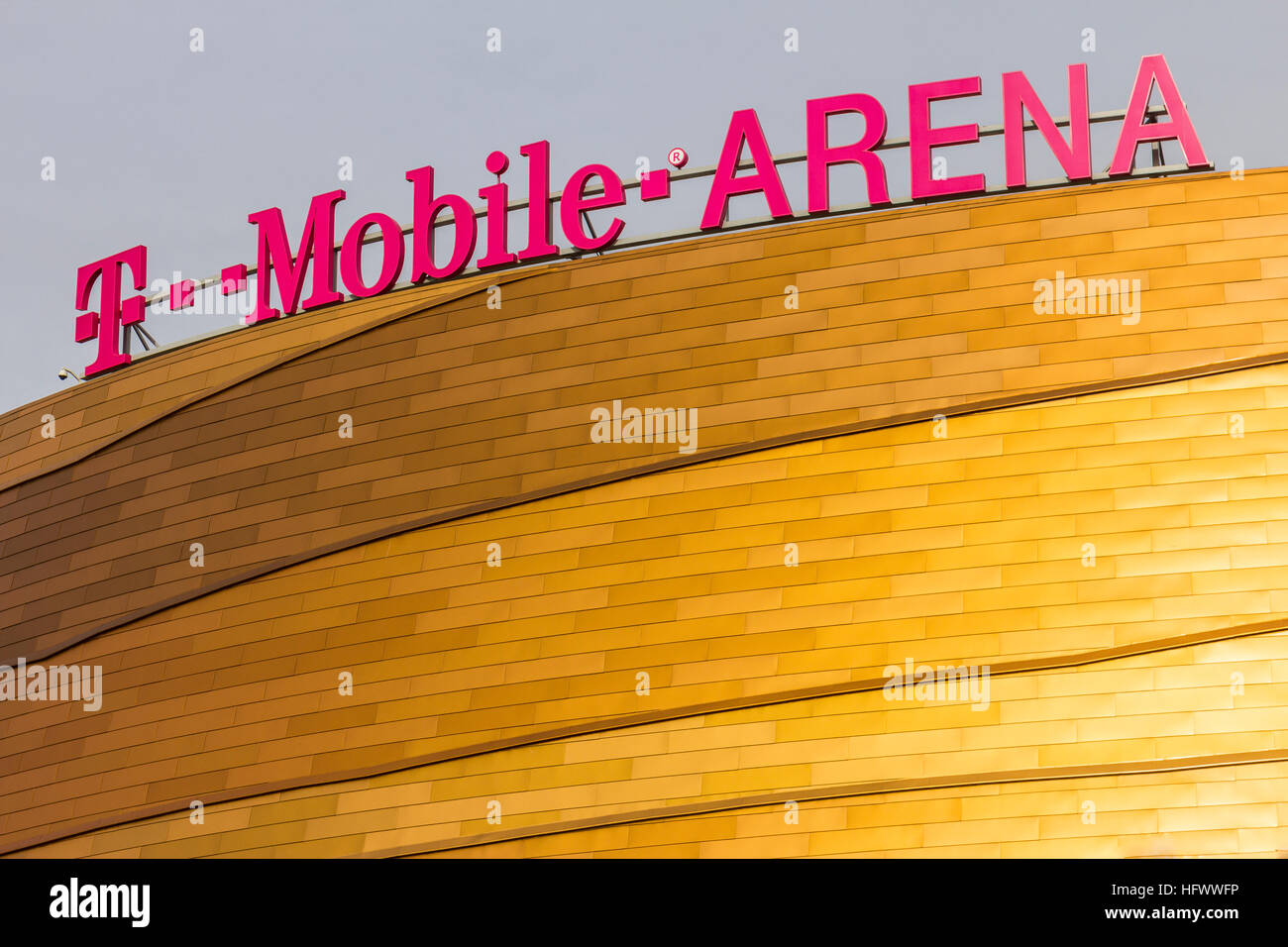 Las Vegas - ca. Dezember 2016: Der T-Mobile Arena am Strip. T-Mobile Arena ist die Heimat von der NHL Golden Knights ich Stockfoto