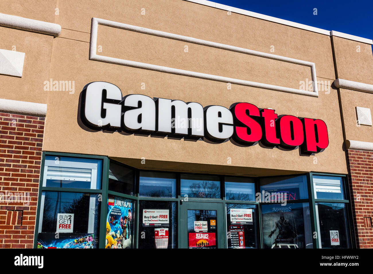 Lafayette - ca. Dezember 2016: GameStop Strip Mall Lage. GameStop ist ein Videospiel und Elektronik Händler V Stockfoto