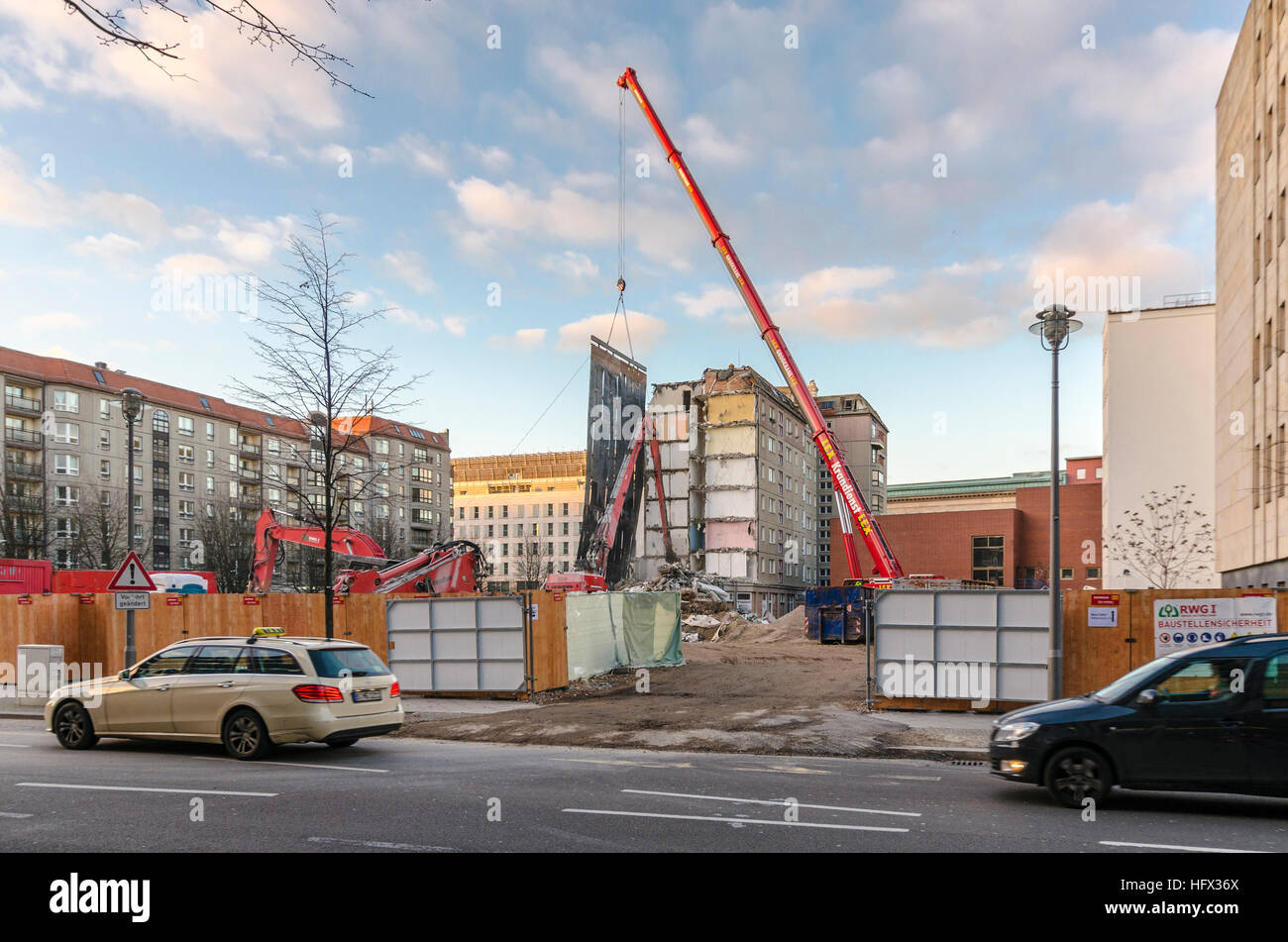 Gebäude werden abgerissen auf Wilhelmstraße. Berlin, Deutschland. Stockfoto