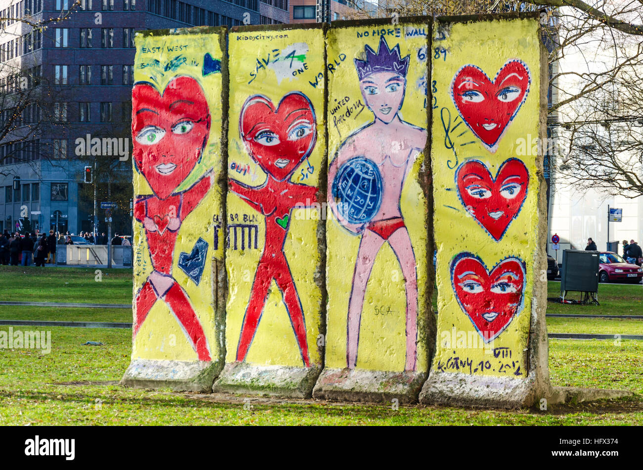 Verbleibenden Rest der Berliner Mauer / Berliner Mauer erhalten geblieben, in der Nähe von Potsdamer Platz Stockfoto