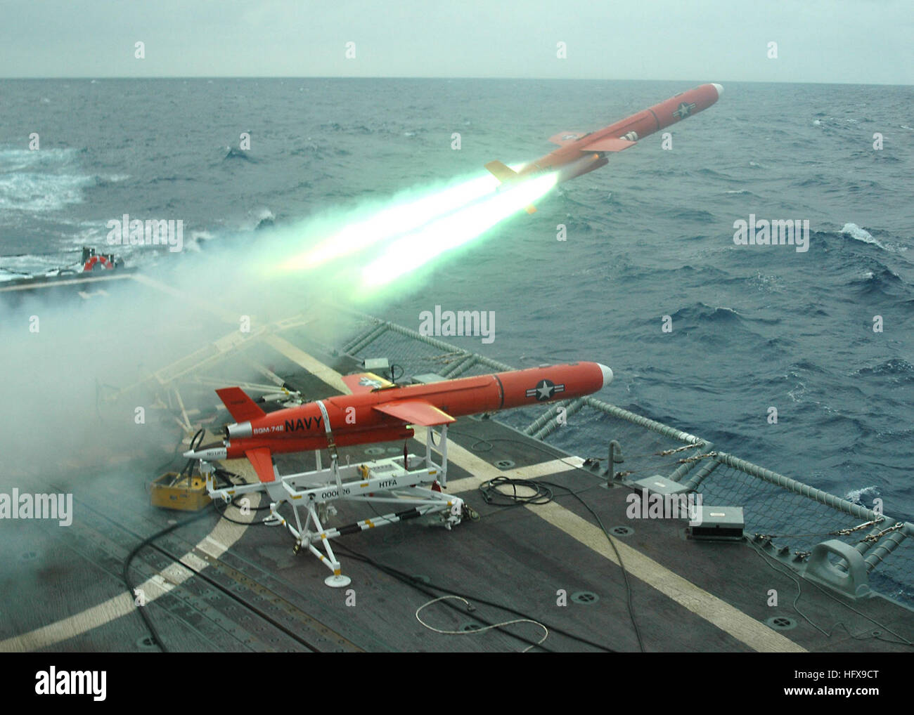 050719-N-1159B-048-Karibik (19. Juli 2005) – startet eine BQM-74E-aerial Target-Drohne aus dem Flugdeck der Lenkflugkörper Fregatte USS Samuel B. Roberts (FFG-58). Die BQM-74E bietet dynamische airborne Bedrohung Simulation und unterstützt die Flotte weltweit. Samuel B. Roberts ist Teil eines multinationalen Konzerns Marine und Küstenwache Kraft aus sechs Nationen, die Durchführung von UNITAS 46-05-Pacific-Phase. Die kolumbianische Marine in diesem Jahr UNITAS Pacific Phase Gastgeber Ecuador, Panama, Peru und den USA. Während der zweiwöchigen Übung haben beteiligten Einheiten die Möglichkeit, als vereinte Kraft in al trainieren Stockfoto