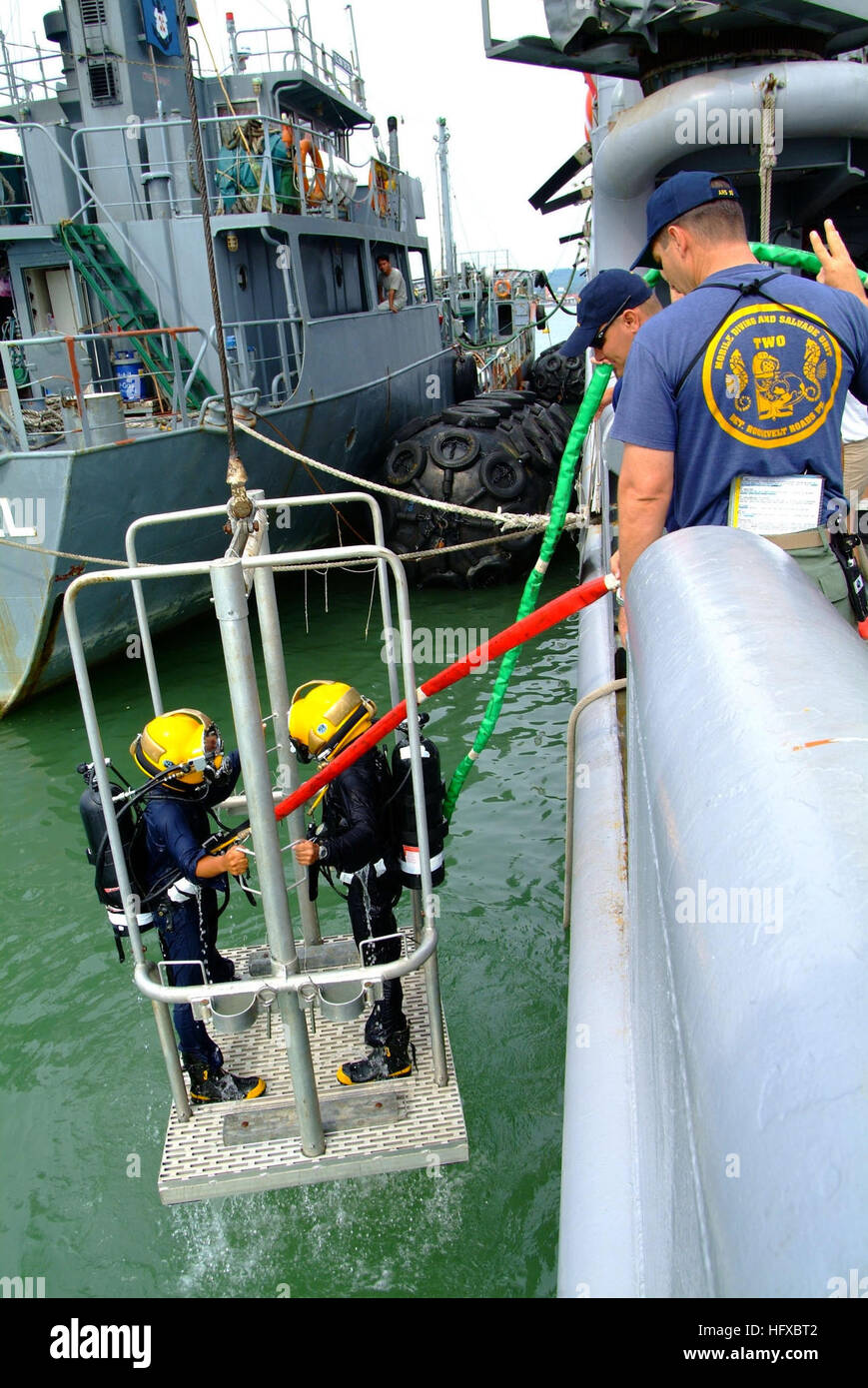Uss Safeguard Ars 50 Stockfotos & Uss Safeguard Ars 50 