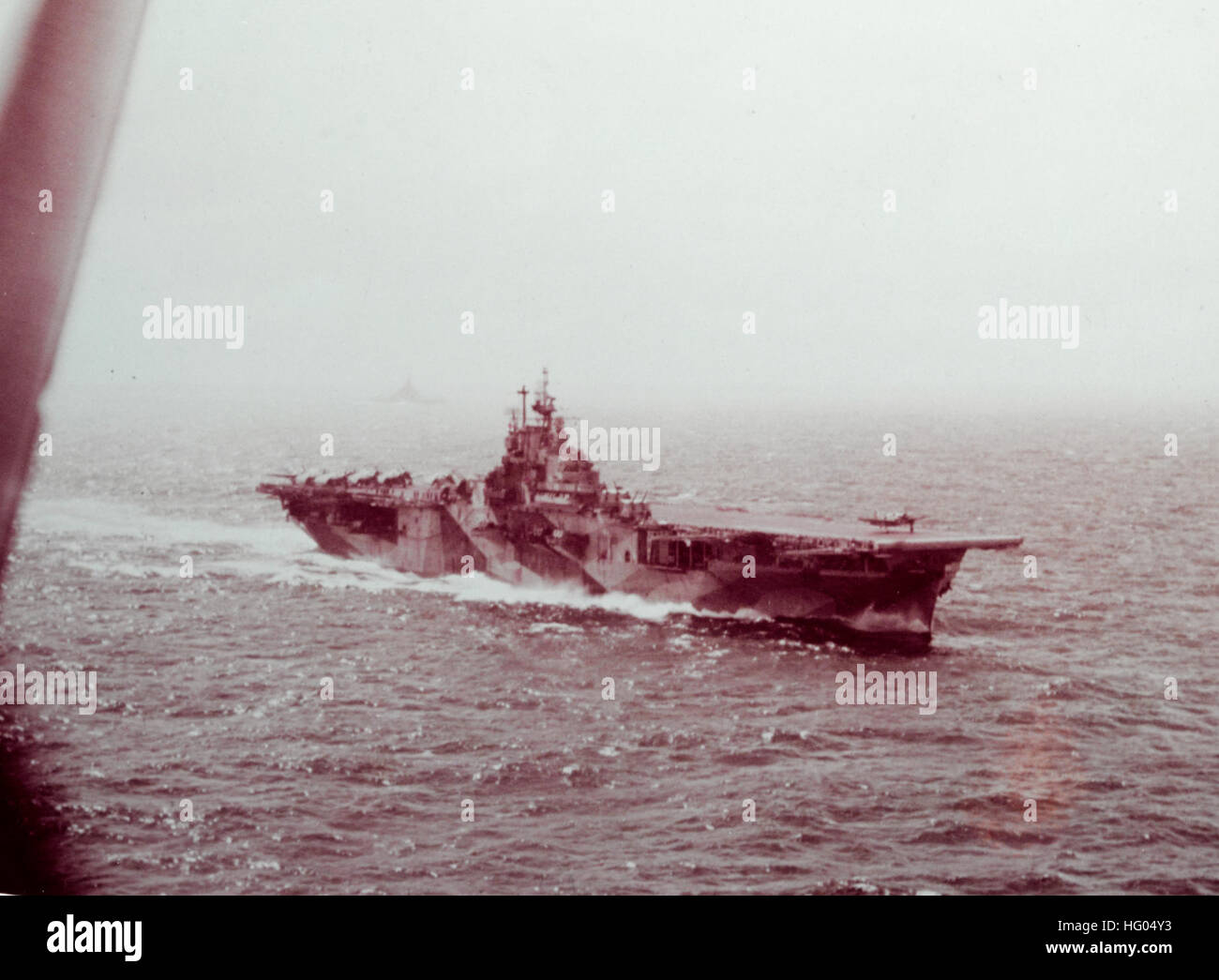 USS Intrepid (CV-11) während der Schlacht im Golf von Leyte 1944  Stockfotografie - Alamy