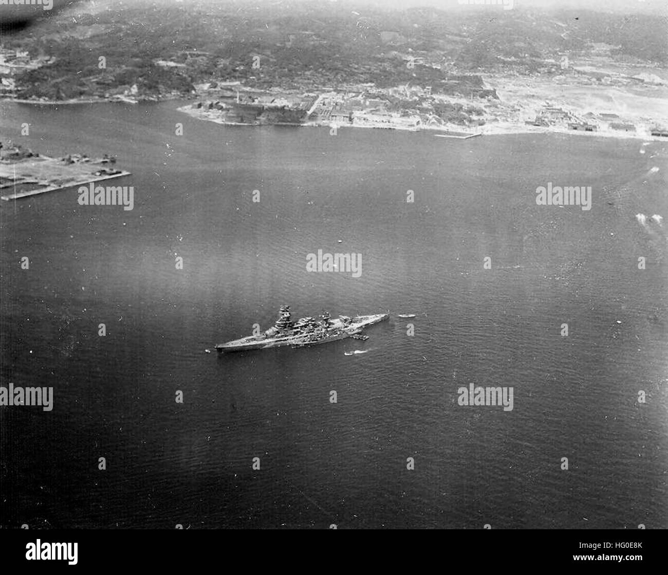 Yokosuka Naval Base mit Schlachtschiff Nagato im Jahre 1945 Stockfoto