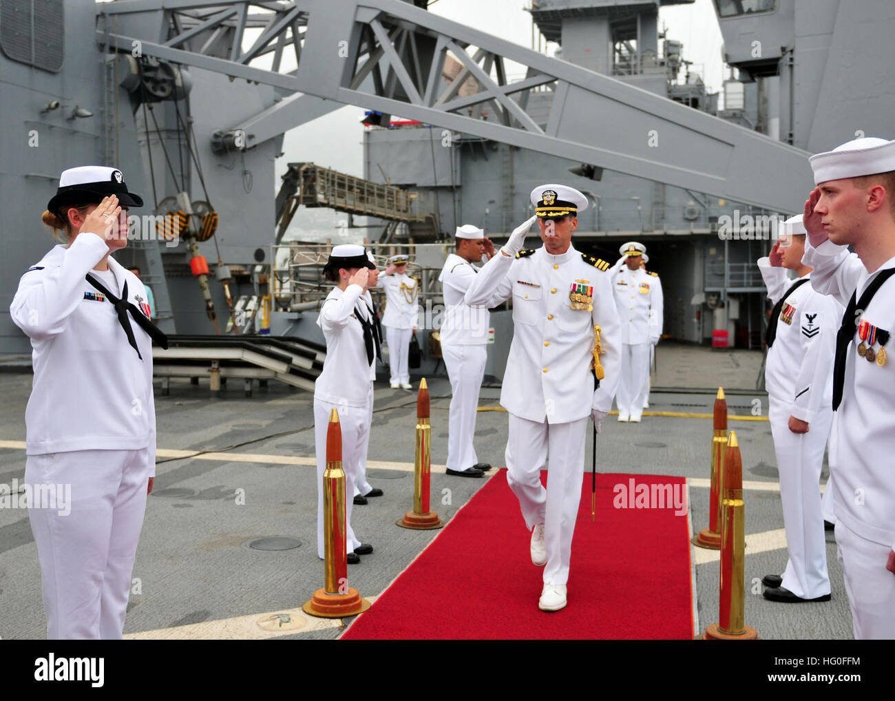 Uns marine cmdr adrian ragland -Fotos und -Bildmaterial in hoher ...