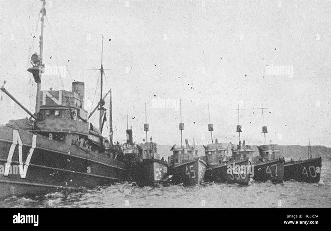 USS Eider (AM-17), USS SC-25, USS SC-45, USS SC-356, USS SC-47 und USS SC-40 Stockfoto