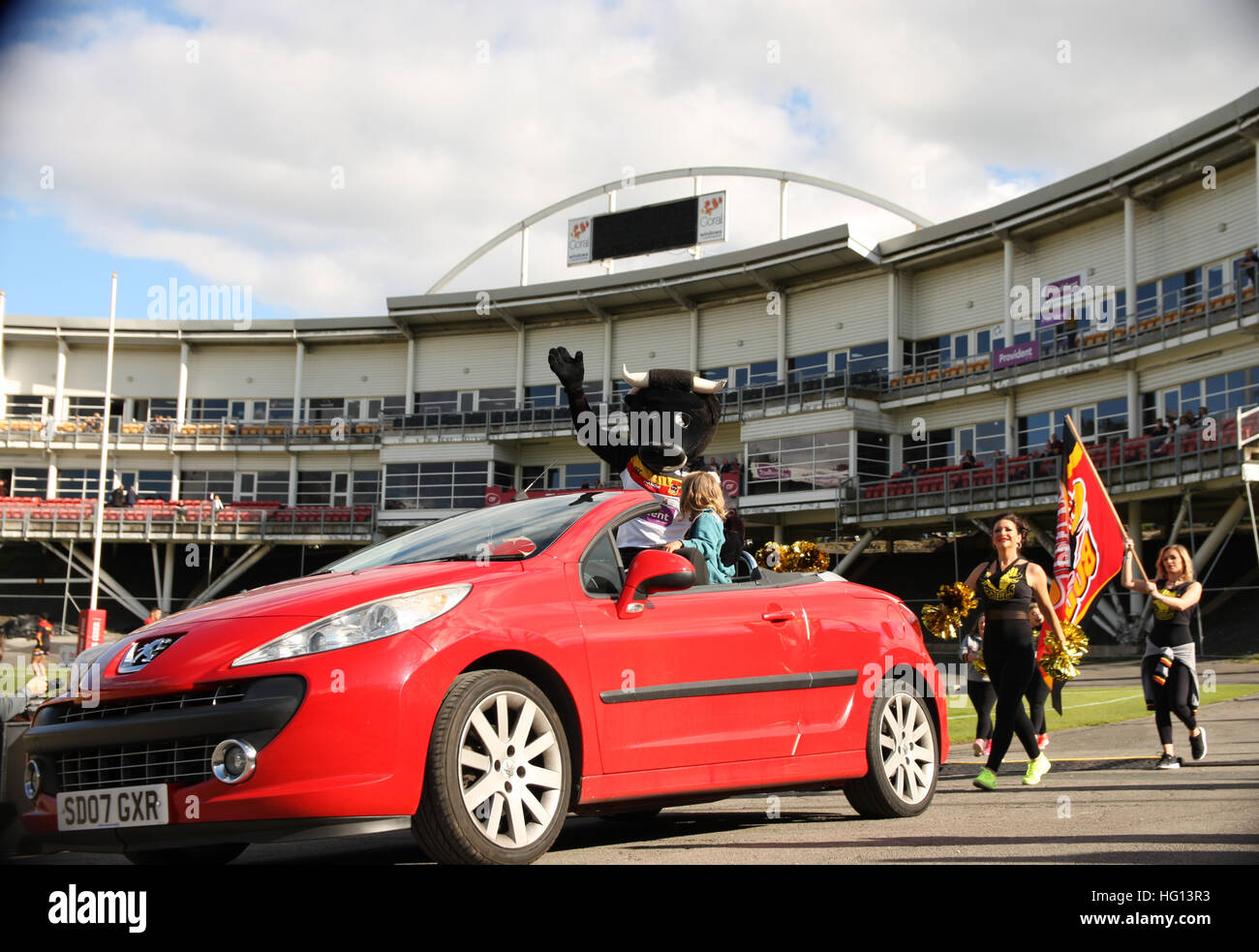 Datei-Pics: General Stadion anzeigen Odsal Stadion die Heimat von Bradford Bulls auf 2. Oktober 2016. Odsal Stadion, Bradford, UK 2. Oktober 2016. Bradford Bulls Rugby-Liga-club der ehemaligen Super League Champions liquidiert. Ehemaliger Super League Champions Bradford Stiere haben liquidiert worden, nachdem der Club Administrator ein Gebot für den Verein zu retten abgelehnt. Die Bulls eingegeben Verwaltung zum dritten Mal in vier Jahren im November 2016 Bild von Stephen Gaunt/Touchlinepics.com/Alamy Live News Stockfoto