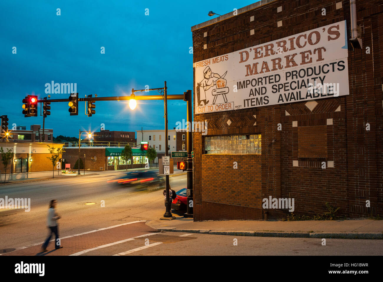 Unternehmen, die auf der Straße von Shrewsbury - Worcester, Massachusetts Stockfoto