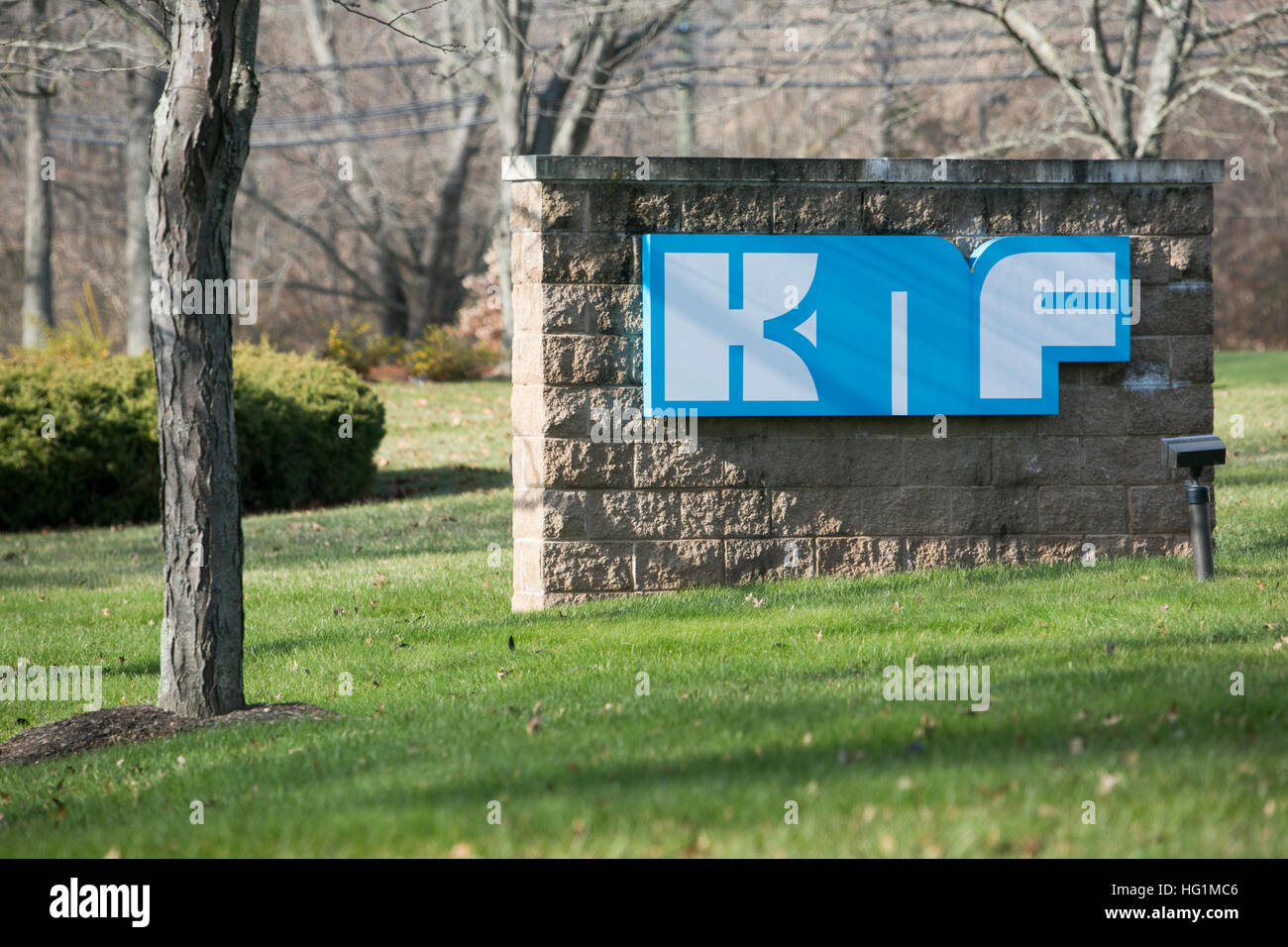 Ein Logo Zeichen außerhalb einer Einrichtung von KNF Neuberger, Inc., in Lawrence Township, New Jersey am 10. Dezember 2016 besetzt. Stockfoto