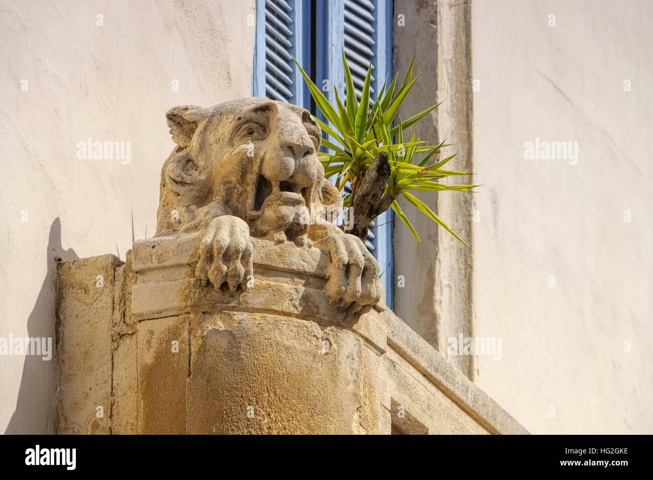 Klagenfurts Löwenskulptur - Skulptur eines alten steinernen Löwen Stockfoto