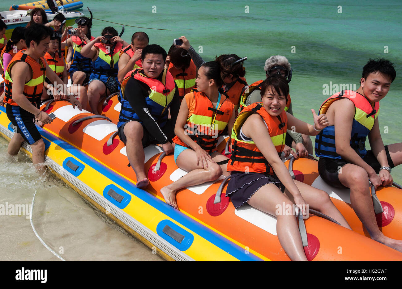 Aufblasbare Wasserwanderung Handwerk Boracay Philippinen Stockfoto