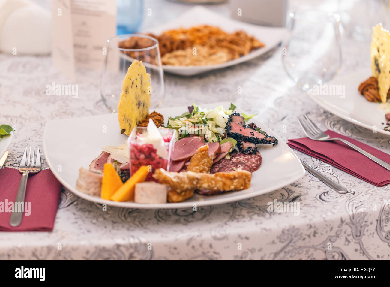 Köstliche und lecker Essen auf dem Teller Stockfoto