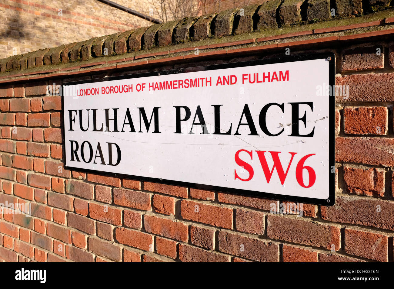 Stadtteil Hammersmith und Fulham in West London - Fulham Palace Road Sign Stockfoto