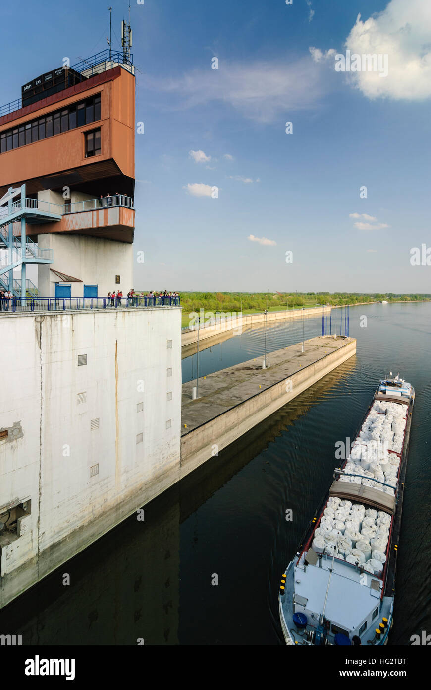 Gabcikovo: Sperren in der Danube-Wasserkraftwerk Gabcikovo, Schiff,,, Slowakei Stockfoto