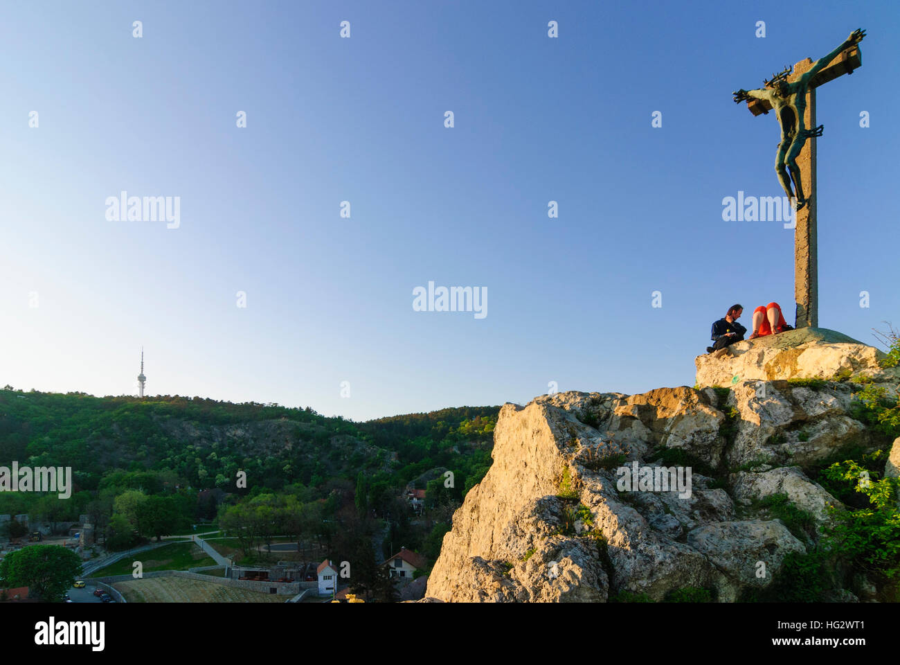 Pécs (Fünfkirchen): Havi Hügel zu Beginn des Mecsek-Gebirges und Fernsehturm, Baranya, Ungarn Stockfoto
