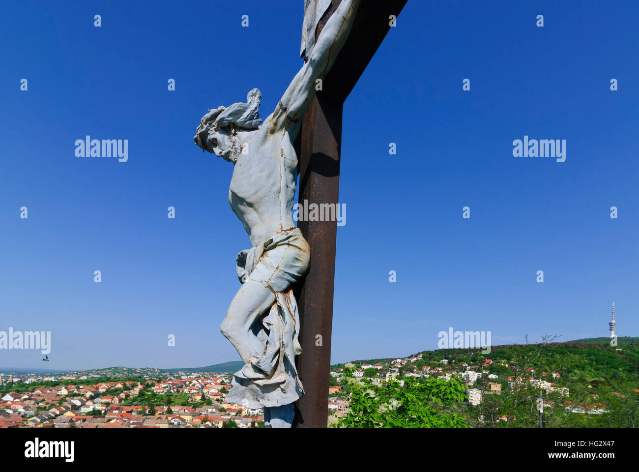 Pécs (Fünfkirchen): Kruzifix auf dem Havi-Hügel am Anfang des Mecsek-Gebirges, Baranya, Ungarn Stockfoto