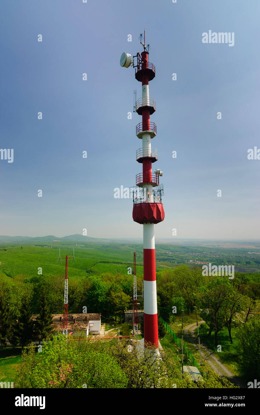 Pécs (Fünfkirchen): Richtfunk-Turm in den Mecsek-Bergen, Baranya, Ungarn Stockfoto