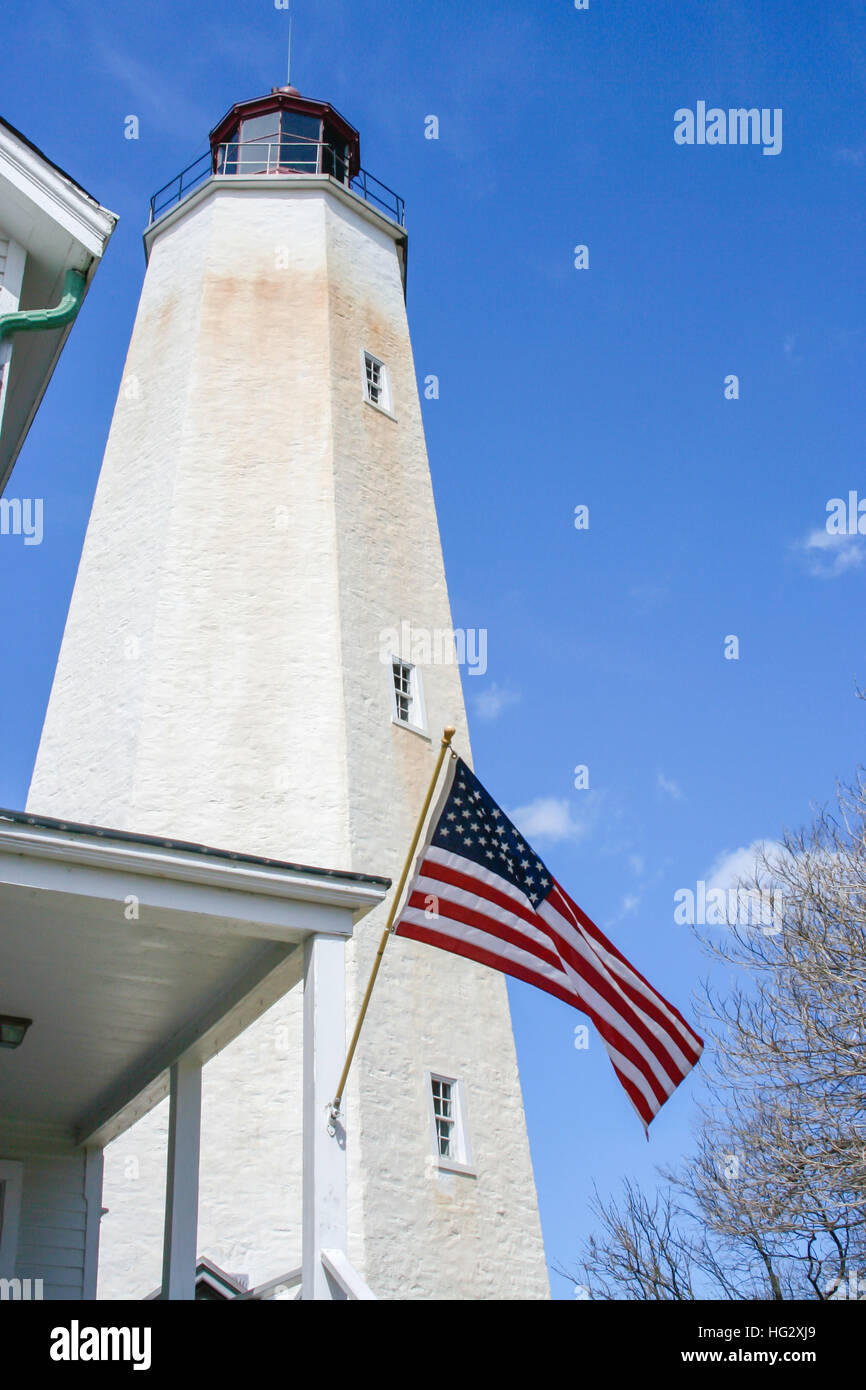 Der historische Sandy Hook Leuchtturm befindet sich an der Sandy Hook, New Jersey; Gateway National Recreation Area Stockfoto