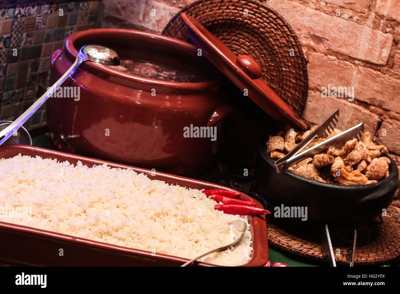Brazilian feijoada -Fotos und -Bildmaterial in hoher Auflösung – Alamy Brazilian feijoada -Fotos und -Bildmaterial in hoher Auflösung – Alamy