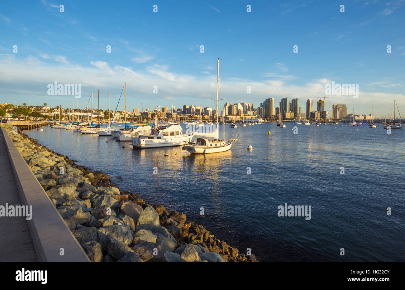 Hafen von San Diego und Skyline an einem späten Nachmittag. San Diego, Kalifornien, USA. Stockfoto