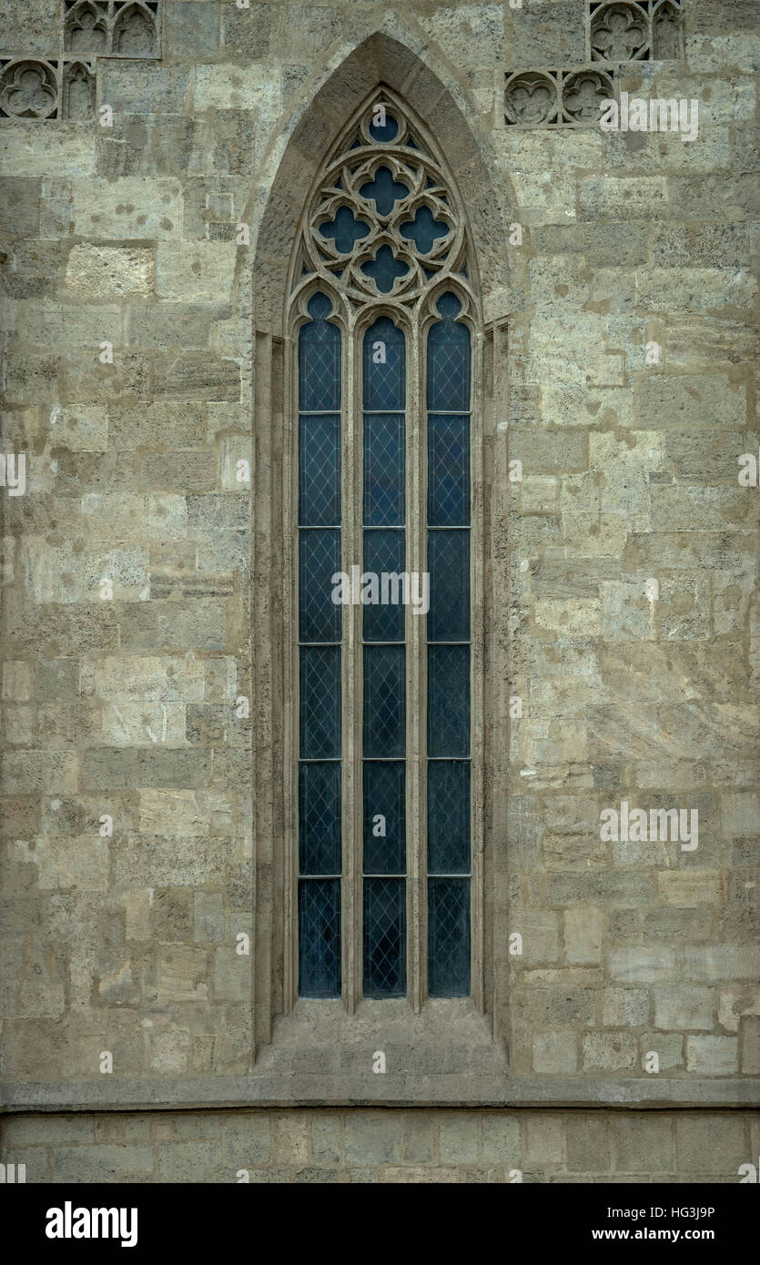 Alte Architektur in Budapest, Kirchen und religiöse Denkmäler Stockfoto