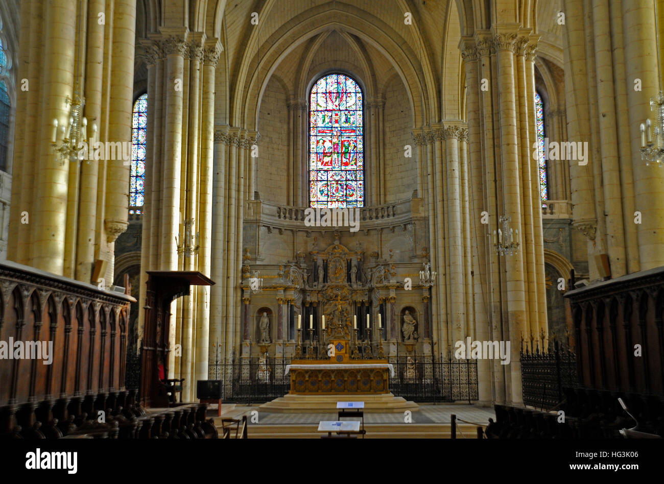 Innenraum der Kathedrale St-Pierre Poitiers, Frankreich Stockfoto