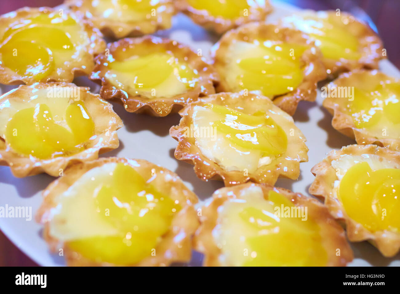 Törtchen mit Marmelade Stockfoto