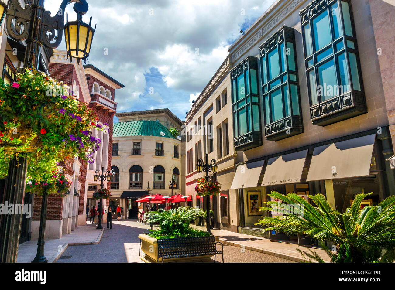 Rodeo Drive in Beverly Hills am 8. September 2015. Rodeo Drive ist eine wohlhabende Einkaufsviertel bekannt für Designer-Label ein Stockfoto