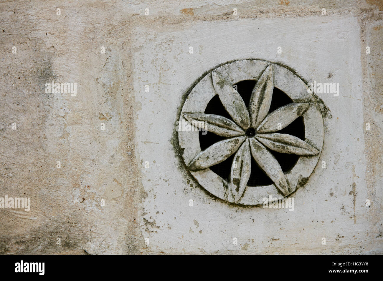 Architekturdetail, Matera, Italien. Nahaufnahme einer Lüftung. Stockfoto