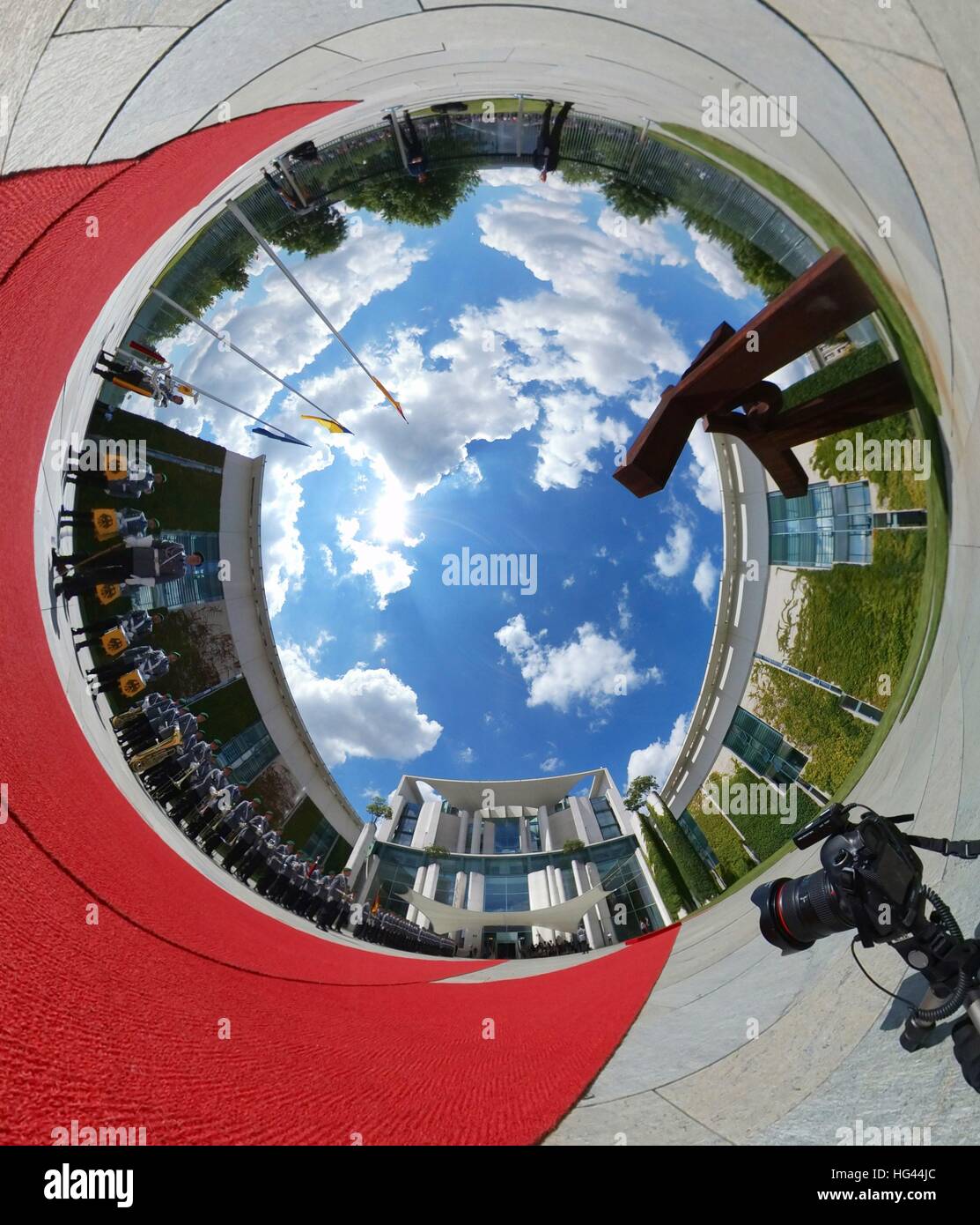 Kreis (kleine Planeten) Panorama: Staatsbesuch: Empfang mit militärischen Ehren, Bund Chanclery, Berlin. | weltweite Nutzung Stockfoto
