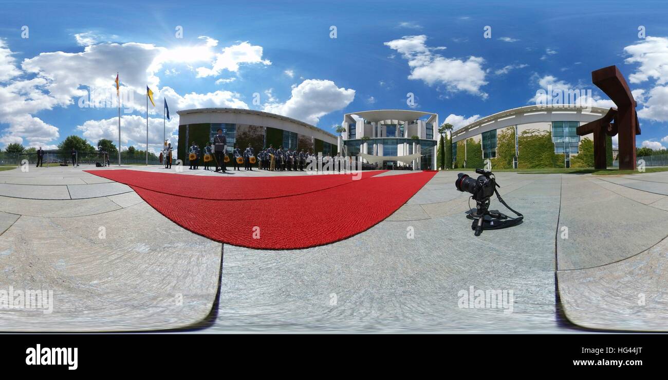 360 x 180-Grad-Panorama: Staatsbesuch: Empfang mit militärischen Ehren, Bund Chanclery, Berlin. | weltweite Nutzung Stockfoto