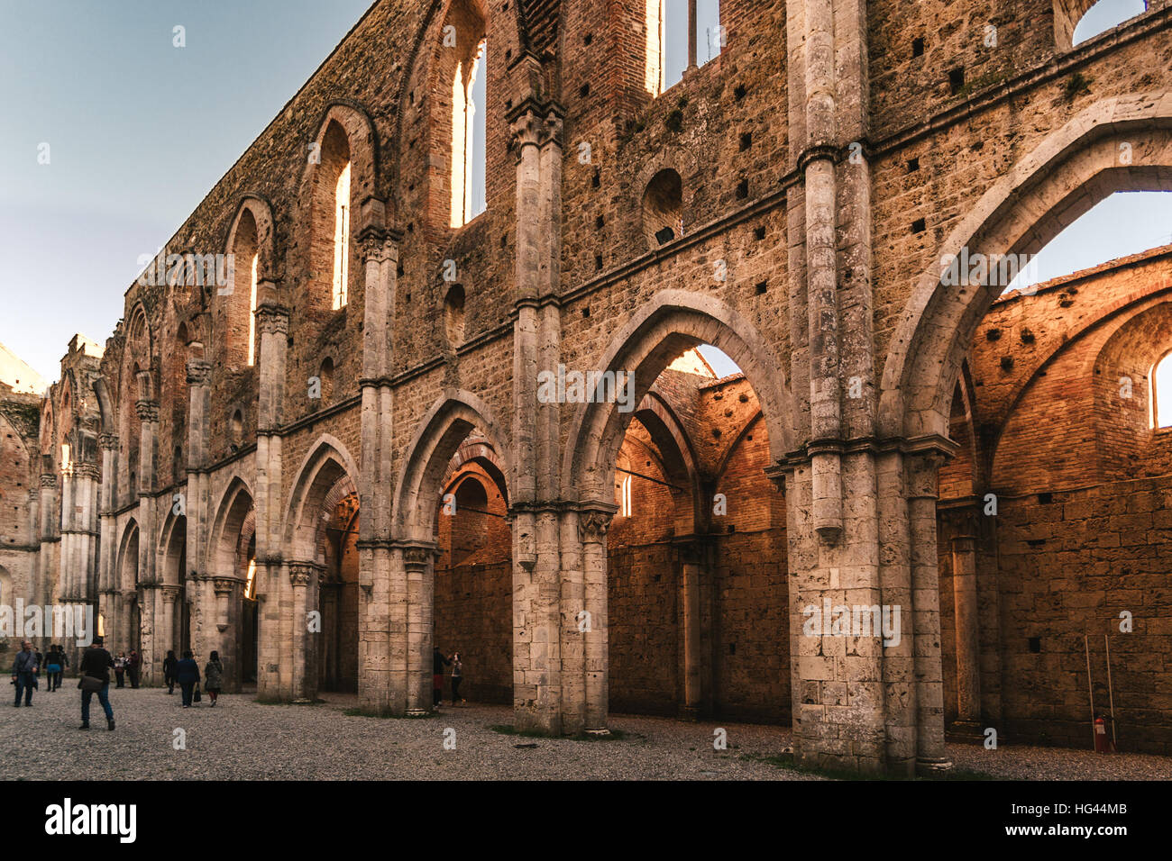 Reste der Zisterzienser Abtei von San Galgano, gelegen in der Nähe von Siena, Italien. Stockfoto