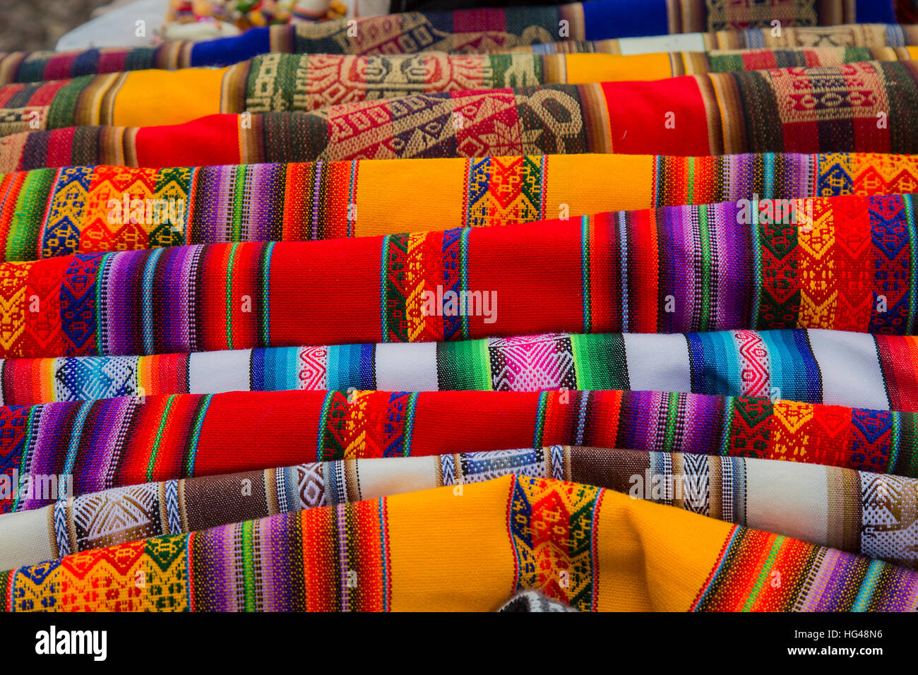 Hell Gewebe zum Verkauf an La Raya Markt Peru Stockfoto