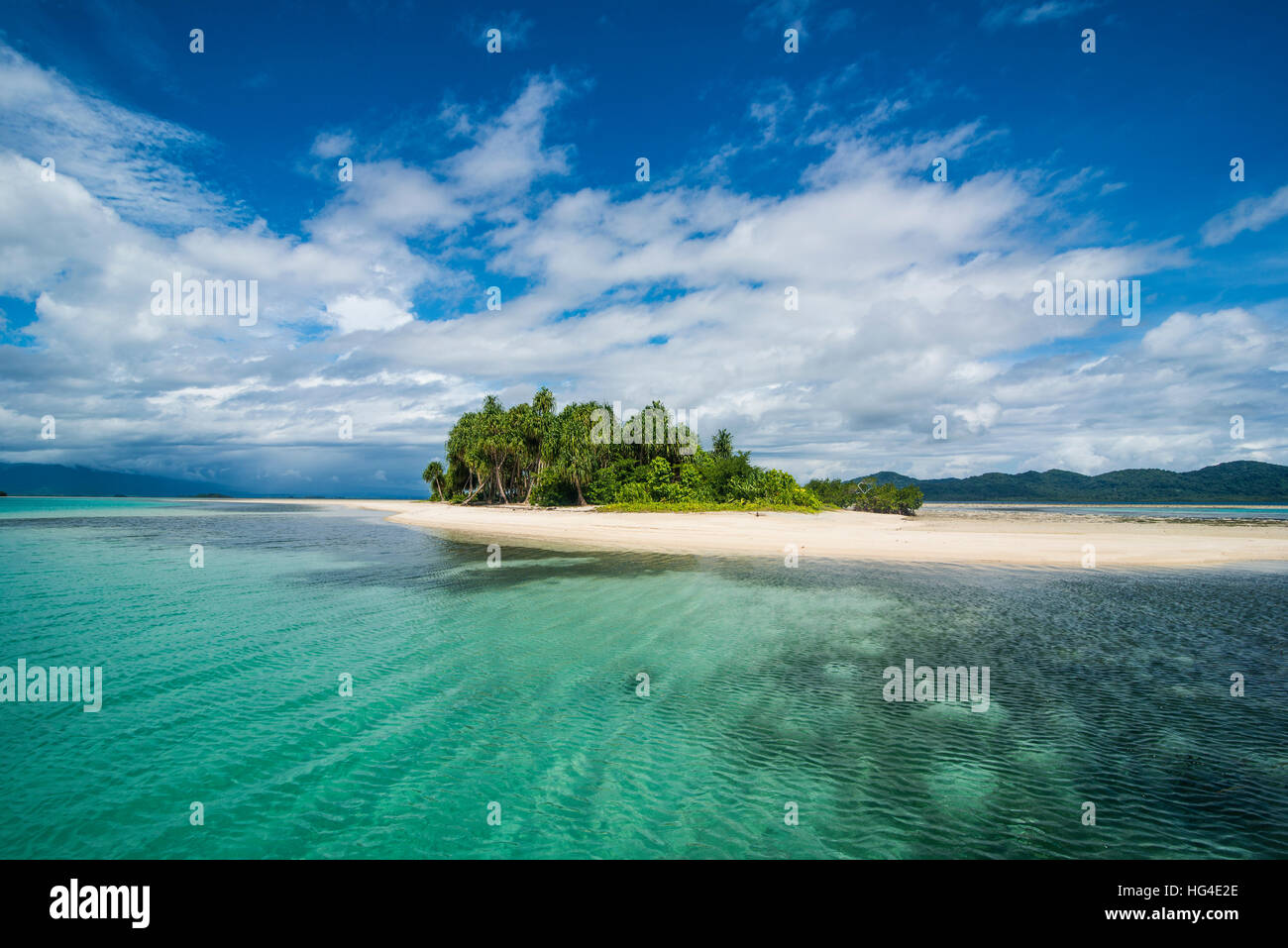 Türkisfarbenes Wasser und weißer Sandstrand, White Island, Buka, Bougainville, Papua-Neuguinea, Pazifik Stockfoto