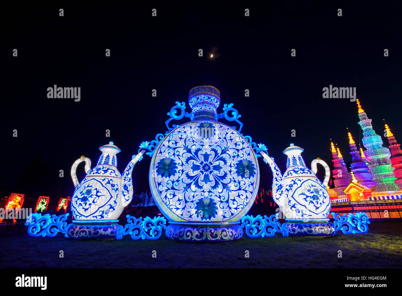 Longleat Festival des Lichts Das Blau-weiße Porzellan in Longleat Fest des Lichts, Longleat Immobilien, Wiltshire, England. 16/01/2016 Stockfoto