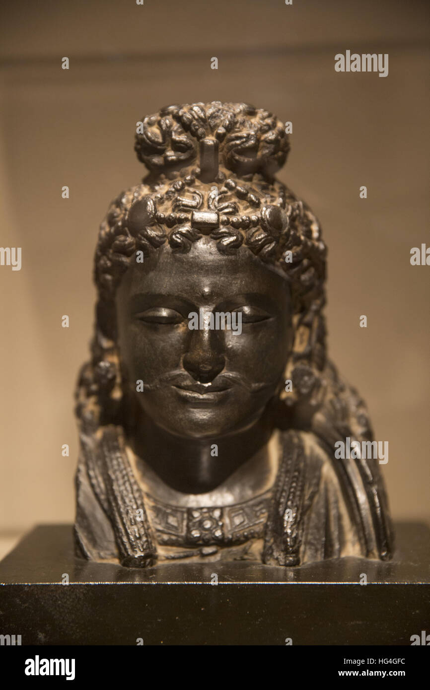 Büste von einem Bodhisattva, möglicherweise Maitreya, Pakistan, 2.-3. Jahrhundert alte Region von Gandhara. Metropolitan Museum of Art, New York City. Stockfoto