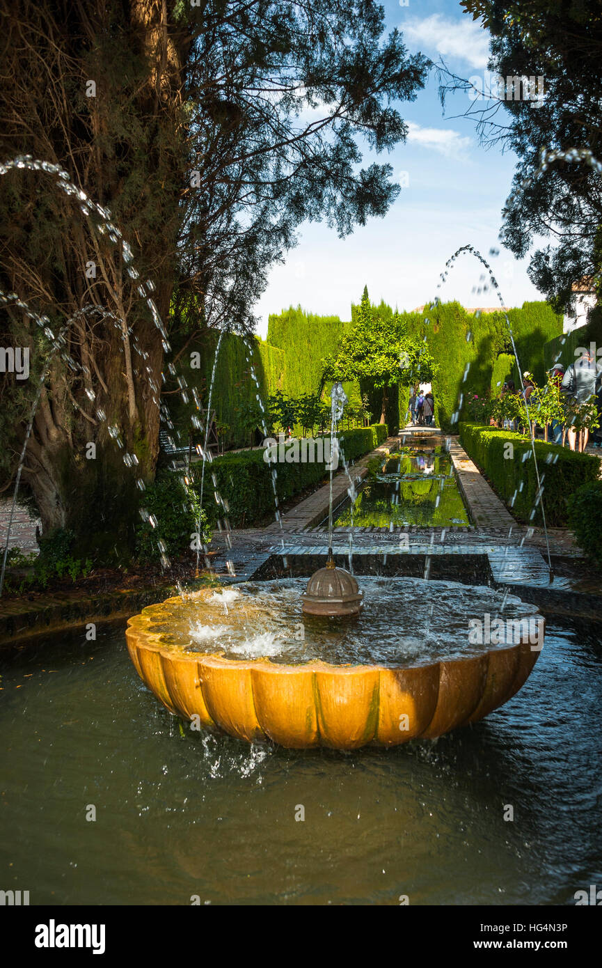 GartenLandschaft mit Brunnen im Palast des Generalife, Alhambra in