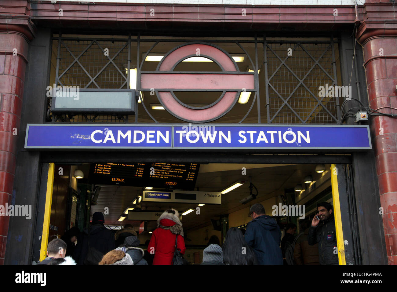 Eingang zur u-Bahn-Station Camden Town. London UK. Stockfoto