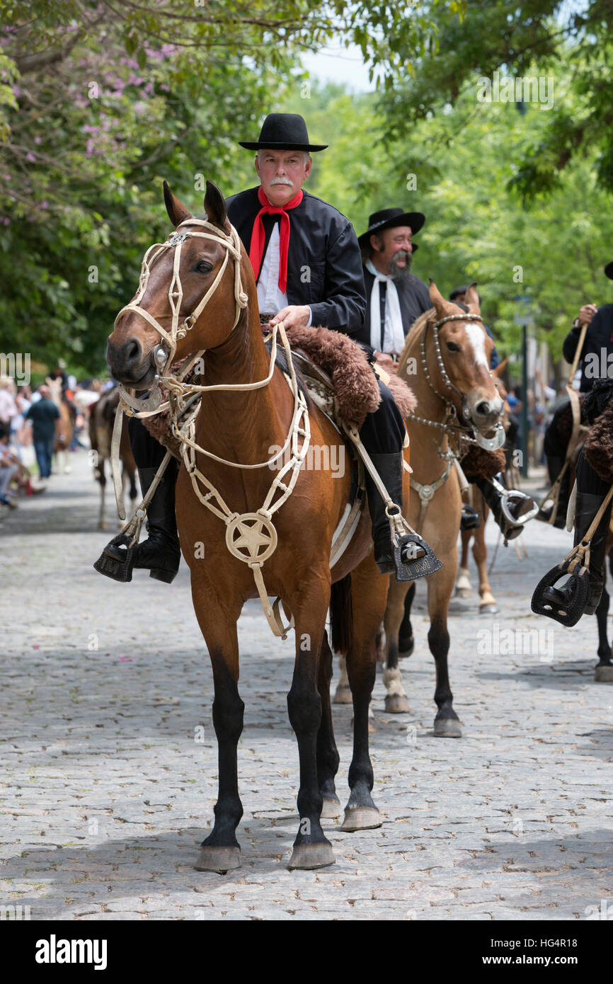 Gaucho-Parade auf den Tag der Tradition, San Antonio de Areco, La Pampa, Argentinien, Südamerika Stockfoto