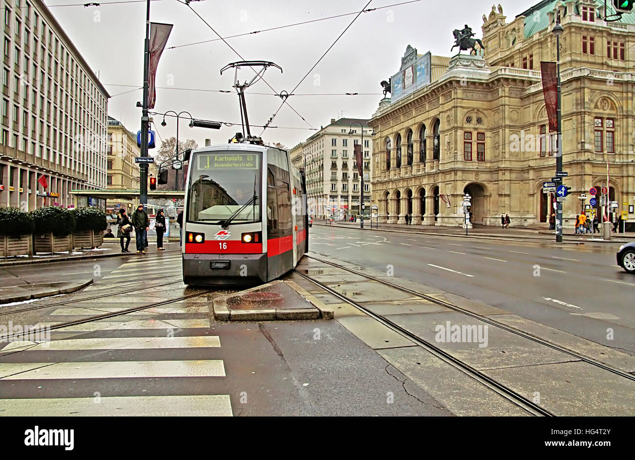 Wien, Österreich 2. Januar 2008 Öffentliche Verkehrsmittel mit Straßenbahn in der Nähe von